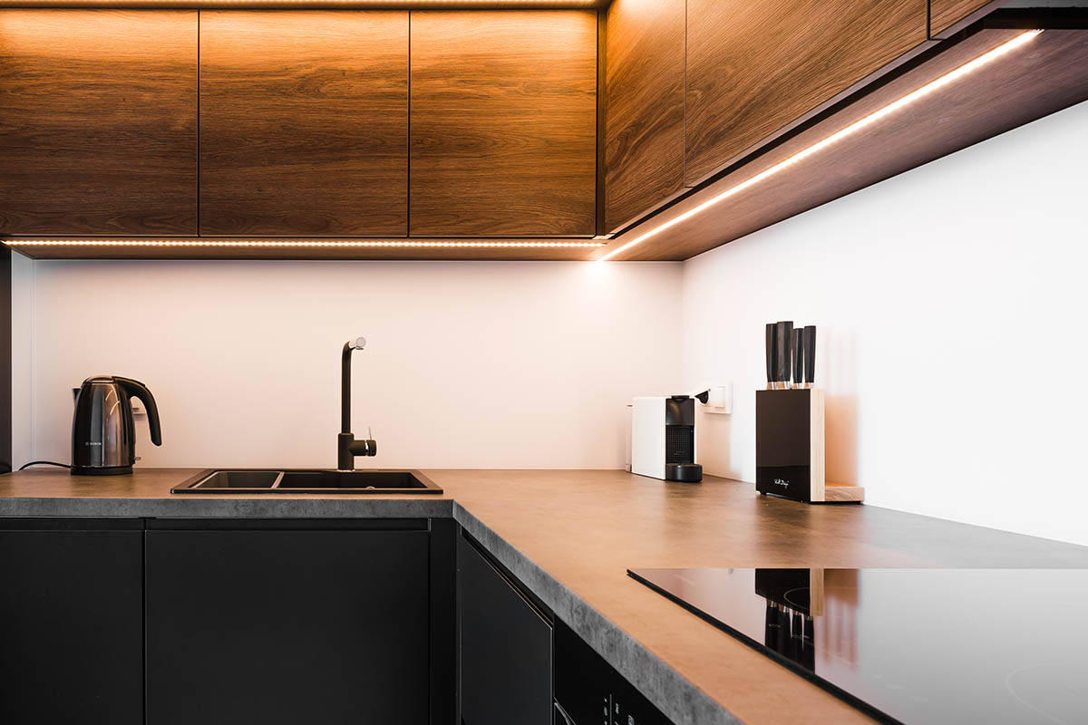 Oświetlenie podszafkowe w kuchni