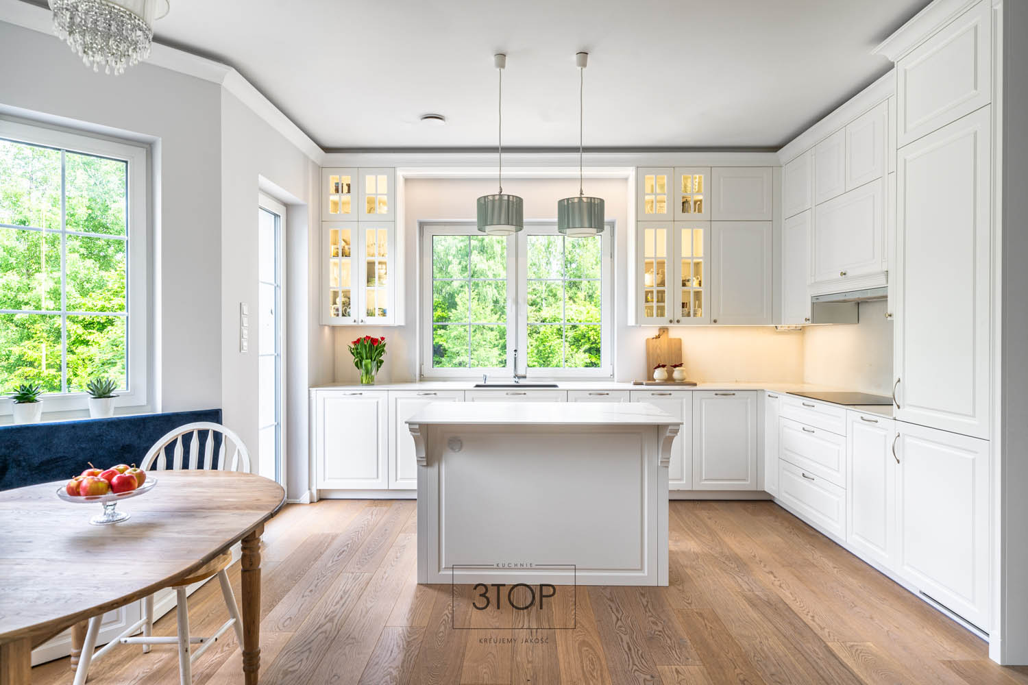 Biała kuchnia w stylu retro (angielskim)