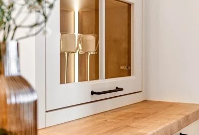 Witryna kuchenna z podziałami i podświetleniem LED